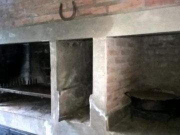 HERMOSA CASA -QUINTA EN DOS PLANTAS A METROS DE AV. PTE.PERON