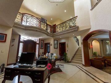Casa en Venta dentro de coto en Puerta de Hierro Zapopan Lujo