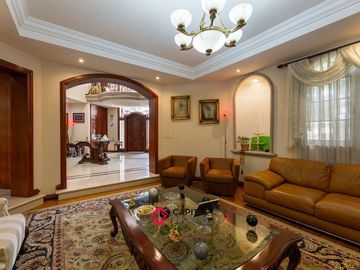 Casa en Venta dentro de coto en Puerta de Hierro Zapopan Lujo
