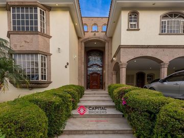 Casa en Venta dentro de coto en Puerta de Hierro Zapopan Lujo