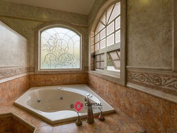 Casa en Venta dentro de coto en Puerta de Hierro Zapopan Lujo