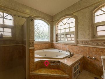 Casa en Venta dentro de coto en Puerta de Hierro Zapopan Lujo