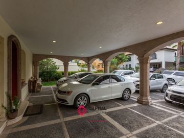 Casa en Venta dentro de coto en Puerta de Hierro Zapopan Lujo