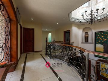 Casa en Venta dentro de coto en Puerta de Hierro Zapopan Lujo
