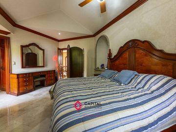 Casa en Venta dentro de coto en Puerta de Hierro Zapopan Lujo