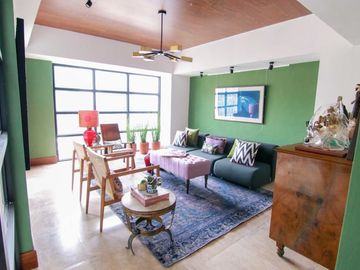 Bargain Bi-Level Penthouse for Sale in Two Lafayette Square in Salcedo Village, Makati City