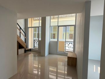 DI JUAL Unit Apple 3 Condovilla 2BR Kamar Hook TERBESAR