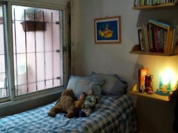 VENTA - CASA PH DE 4 AMBIENTES CON PATIO - CASTELAR