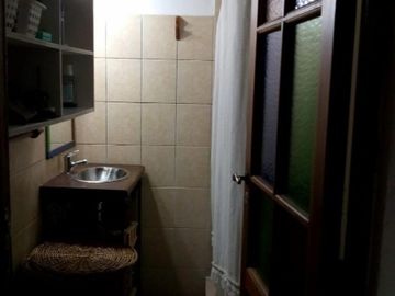 VENTA - CASA PH DE 4 AMBIENTES CON PATIO - CASTELAR