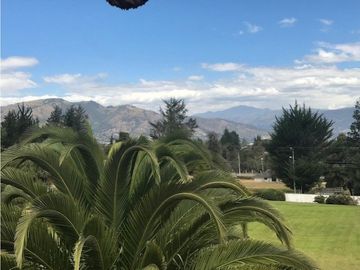 QUINTA EN VENTA PUEMBO 10.400 M2 JARDINES RESERVORIO EXCELENTE SECTOR