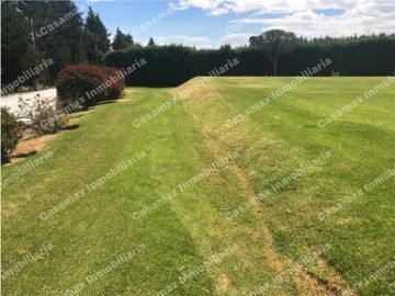 QUINTA EN VENTA PUEMBO 10.400 M2 JARDINES RESERVORIO EXCELENTE SECTOR