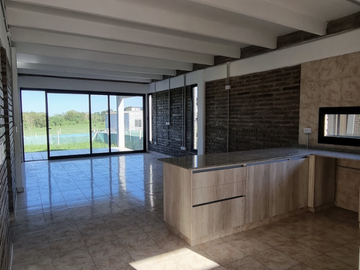 Casa en venta 2 dormitorios, Loma Linda.