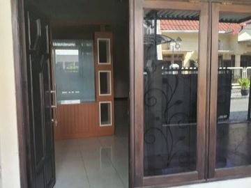 Rumah Wisma Mukti Klampis Hadap Selatan