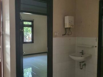 Rumah Wisma Mukti Klampis Hadap Selatan