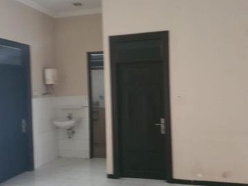 Rumah Wisma Mukti Klampis Hadap Selatan