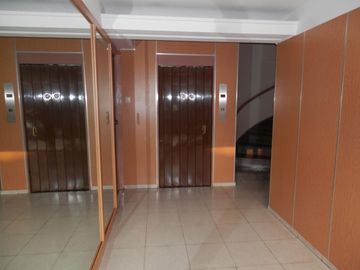 Departamento 2 amb. con balcón corrido.