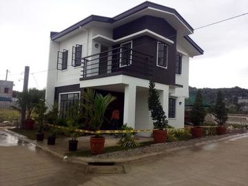 3 Bedrooms House & Lot for Sale in Melton Place Binangonan Rizal