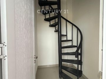 Dijual Rukan 3.5 Lantai Hoek La Riviera PIK2