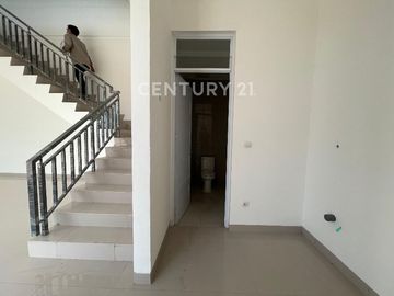 Dijual Rukan 3.5 Lantai Hoek La Riviera PIK2