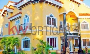 House and Lot in Loyola Grand Villas