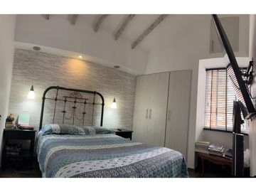 Casa esquinera en conjunto cerrado en venta sector la Reanault