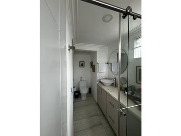 Casa esquinera en conjunto cerrado en venta sector la Reanault