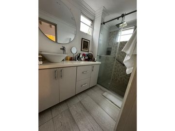 Casa esquinera en conjunto cerrado en venta sector la Reanault