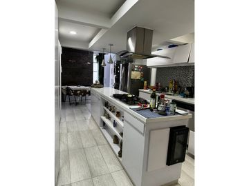 Casa esquinera en conjunto cerrado en venta sector la Reanault