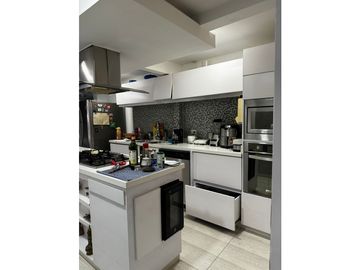 Casa esquinera en conjunto cerrado en venta sector la Reanault