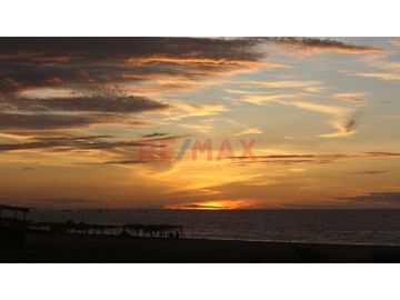 🌟 ¡OPORTUNIDAD ÚNICA EN ZORRITOS! 🌊

Descubre tu pedazo de paraíso en esta espectacular parcela de terreno ubicada en la soleada y serena Av. Marisc
