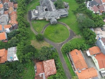 DIJUAL RUMAH dgn TANAH LUAS di Jl KECAPI / JAGAKARSA, JAKSEL