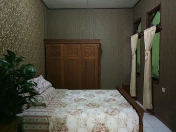 Rumah Samping Setraduta, dekat Sarijadi Setrasari Bandung