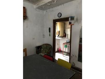 casa a refaccionar 79 entre 44 y 46