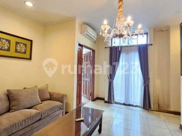 Rumah 2 Lantai Area Elit Pondok Indah, Hanya 5 Menit Jalan Kaki ke Mall