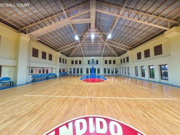 Tagaytay Studio Unit RFO - Golf coarse view