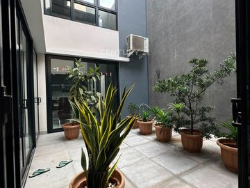 Dijual Cepat Rumah Lokasi Strategis Di Boulevard Hijau Bekasi