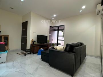 Dijual Cepat Rumah Lokasi Strategis Di Boulevard Hijau Bekasi