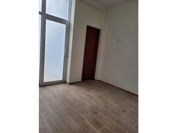 REMATE DE DEPARTAMENTO CON ESTACIONAMIENTO FRENTE A CONDOMINIO LOS SAUCES