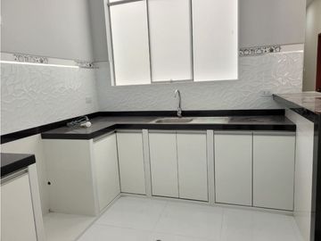REMATE DE DEPARTAMENTO CON ESTACIONAMIENTO FRENTE A CONDOMINIO LOS SAUCES