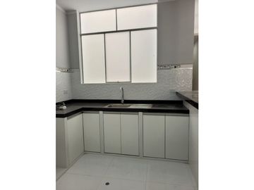 REMATE DE DEPARTAMENTO CON ESTACIONAMIENTO FRENTE A CONDOMINIO LOS SAUCES