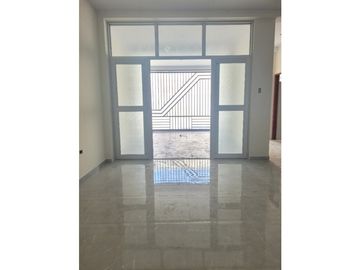 REMATE DE DEPARTAMENTO CON ESTACIONAMIENTO FRENTE A CONDOMINIO LOS SAUCES