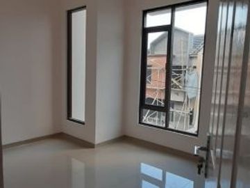 RUMAH BARU 2 LANTAI dekat Antapani Dan Jalan Jakarta Pusat Kota Perumahan Mainroad AH Nasution