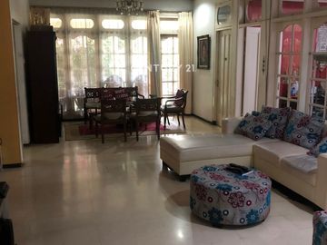 Rumah Dengan Lokasi Strategis 9 Menit Ke Gandaria City Mall