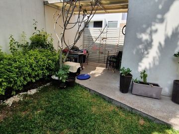 En Venta Casa en Claustros de las Misiones, Centro Sur de 3 Niveles, Ubicadísima