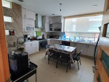 En Venta Casa en Claustros de las Misiones, Centro Sur de 3 Niveles, Ubicadísima