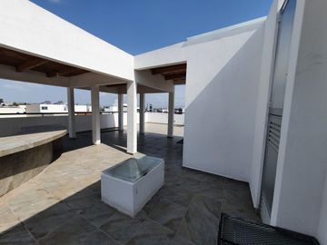 En Venta Casa en Claustros de las Misiones, Centro Sur de 3 Niveles, Ubicadísima