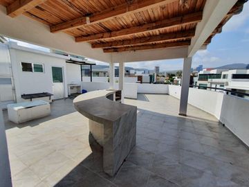 En Venta Casa en Claustros de las Misiones, Centro Sur de 3 Niveles, Ubicadísima