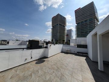 En Venta Casa en Claustros de las Misiones, Centro Sur de 3 Niveles, Ubicadísima