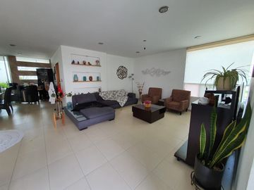 En Venta Casa en Claustros de las Misiones, Centro Sur de 3 Niveles, Ubicadísima