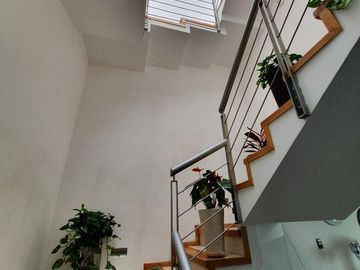 En Venta Casa en Claustros de las Misiones, Centro Sur de 3 Niveles, Ubicadísima